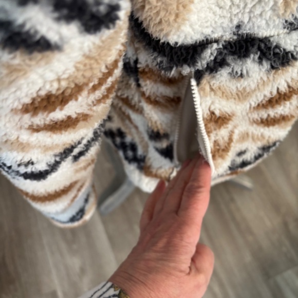 COLUMBIA WARM JACKET NICE STYLE SIZE LARGE - Picture 9 of 16